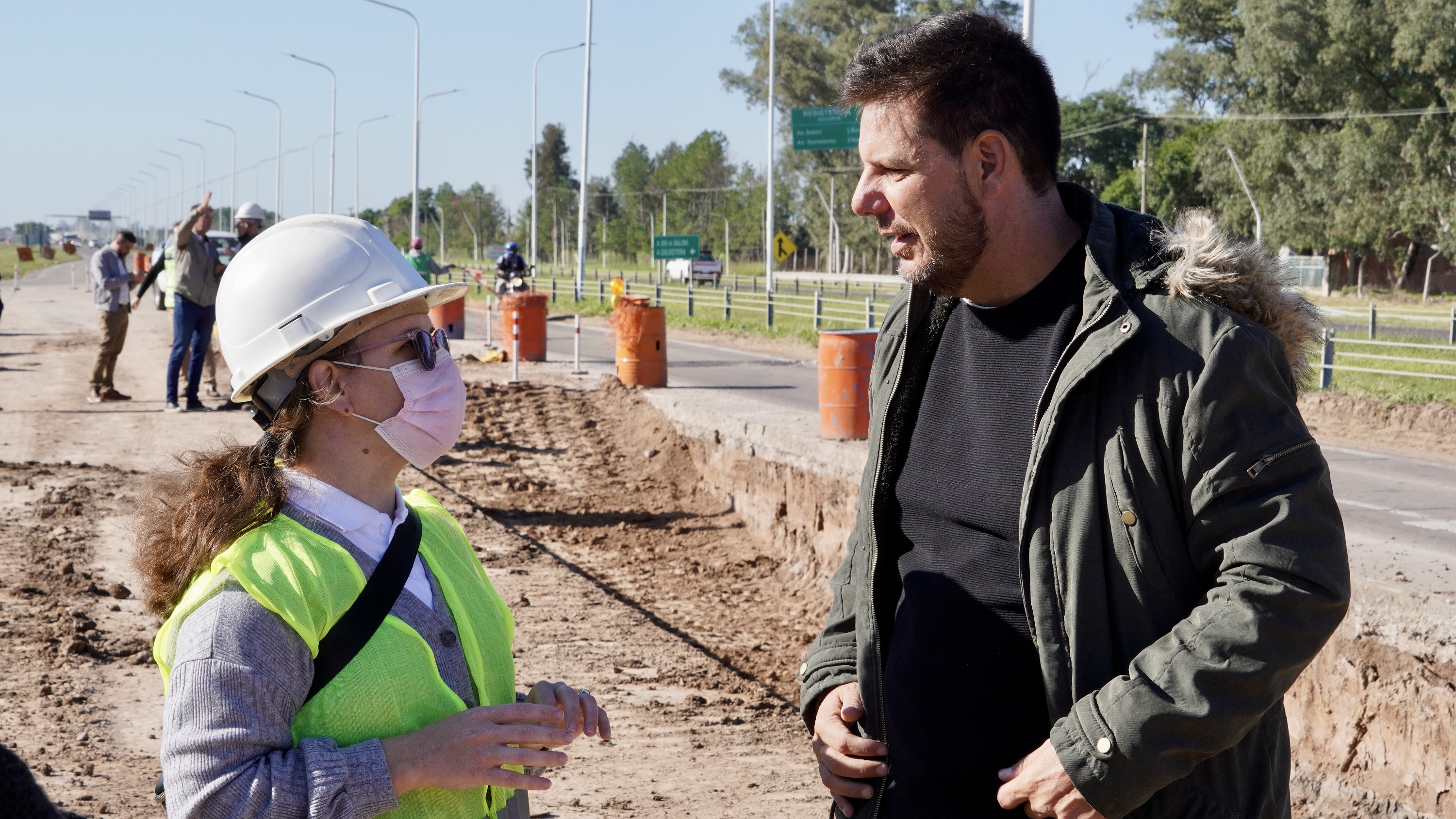 Atanasof recorriendo las obras sobre la Ruta Nacional 16.